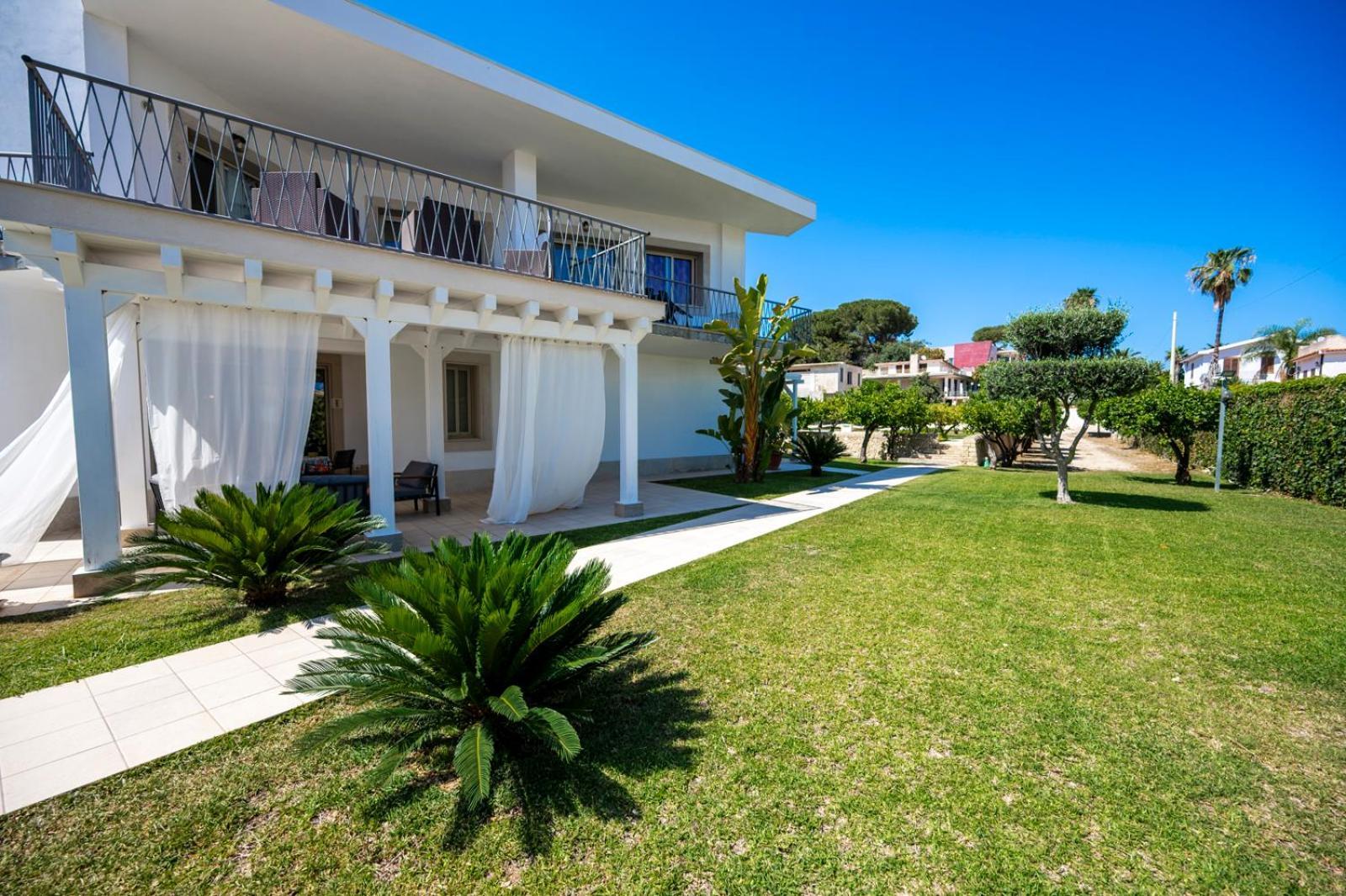Villa Venera Fontane Bianche Charme Apartments ภายนอก รูปภาพ